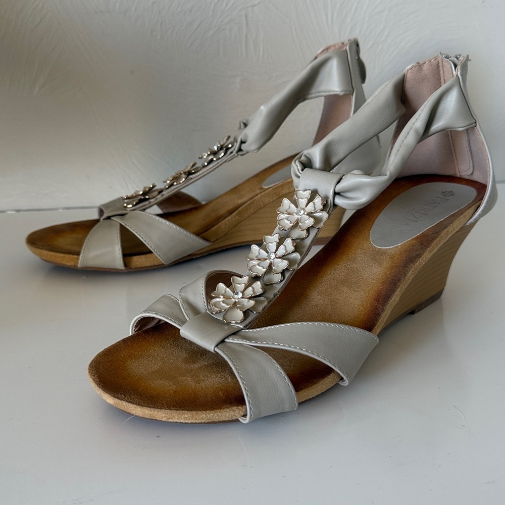 NWOT Patrizia by spring step Poppy floral ankle strap wedge sandals size 41
